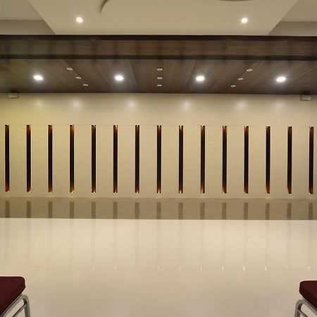 Hotel Jhankar Palace Dhule Exterior photo