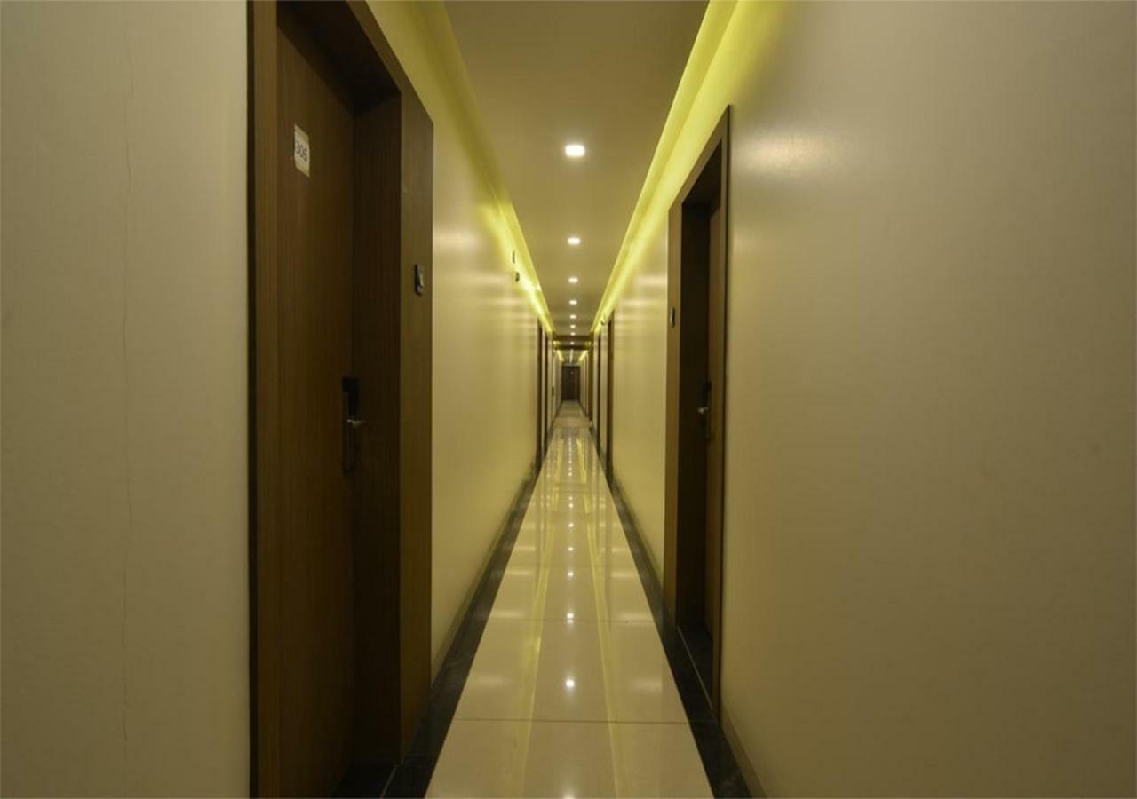 Hotel Jhankar Palace Dhule Exterior photo
